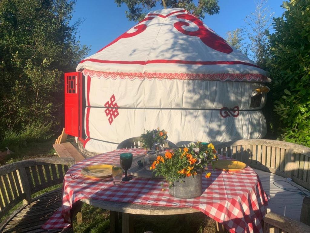 Traditional Yurt @ Longleat Warminster Eksteriør billede